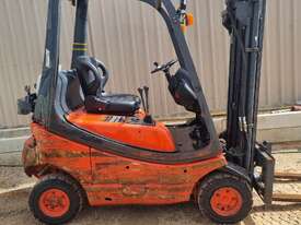 Linde 1.6T LPG Forklift with Container Mast - picture0' - Click to enlarge