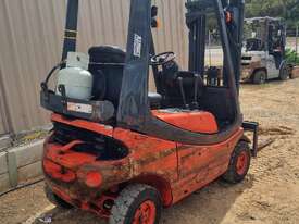 Linde 1.6T LPG Forklift with Container Mast - picture2' - Click to enlarge