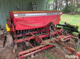 Duncan Renovator Till - Seeder Seed Drill. 19 Run Hydraulic Lift for Front Coulters Hydraulic Lift f - picture0' - Click to enlarge