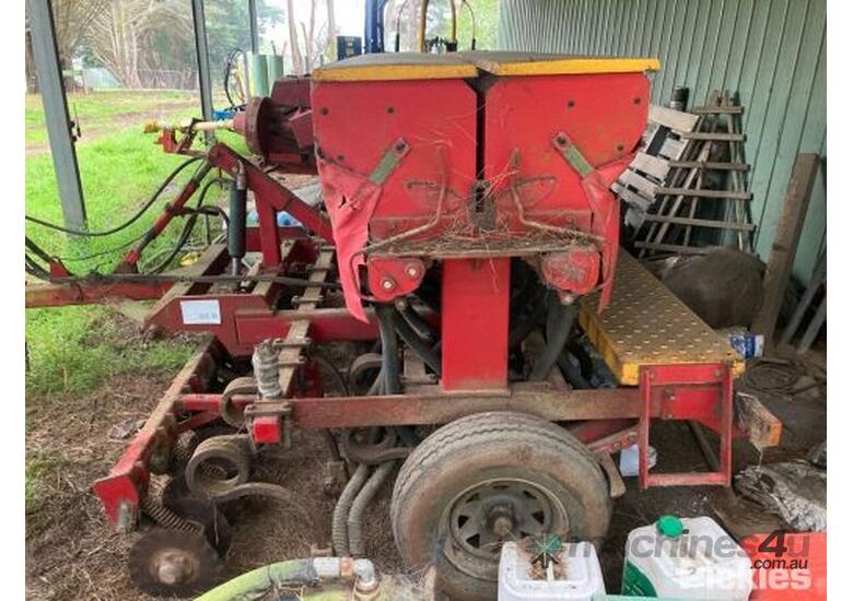 Used Duncan Renovator Till Seeder Seed Drill 19 Run Hydraulic Lift