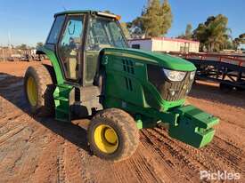 John Deere 4x4 Tractor - picture0' - Click to enlarge