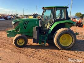 John Deere 4x4 Tractor - picture1' - Click to enlarge