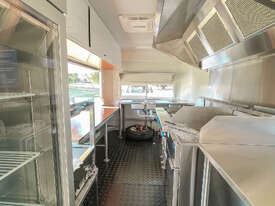 2023 Food Van | Mobile Kitchen (Retro Shape) 5.3m - picture2' - Click to enlarge