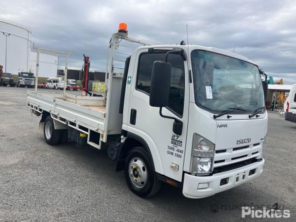 Buy Used 2011 Isuzu 2011 Isuzu NPR 275 MWB Service Body Tipper Trucks ...