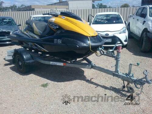 Yamaha FZS Waverunner