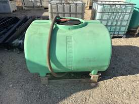 1000 L Spray Tank - picture0' - Click to enlarge