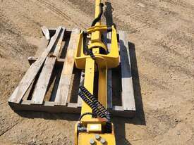 Trimble EM410 electric pole suit Cat Grader - picture0' - Click to enlarge