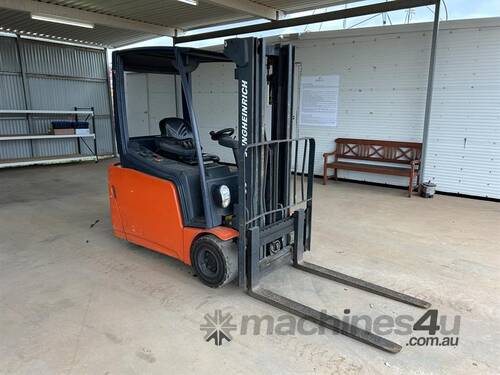 2011 JUNGHEINRICH EFG220 FORKLIFT