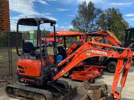 used Kubota U17 - picture2' - Click to enlarge