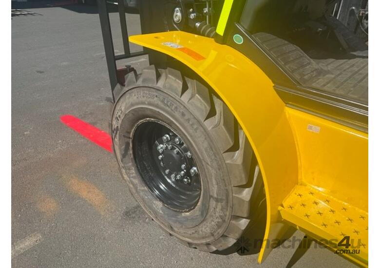 caption Liftsmart All Terrain 2.5 - 3.5T Forklift