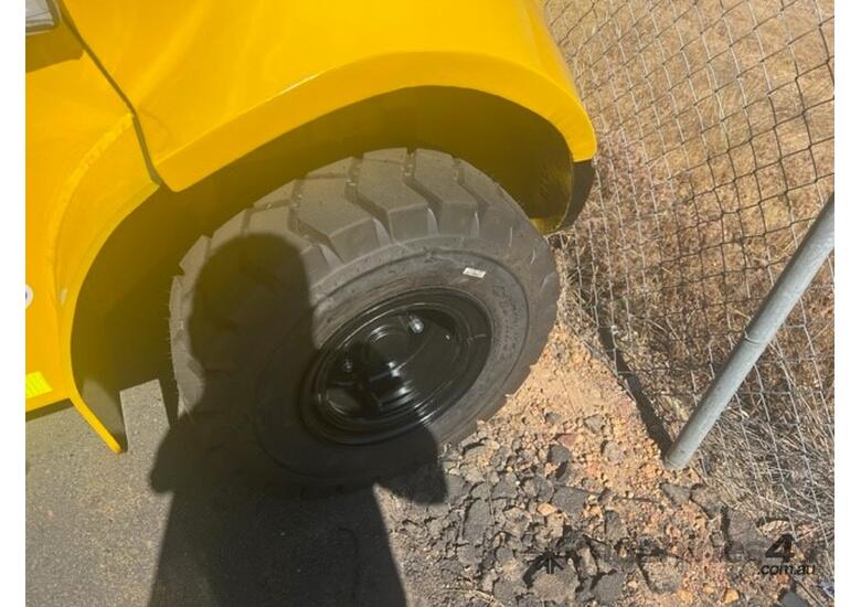 caption Liftsmart All Terrain 2.5 - 3.5T Forklift