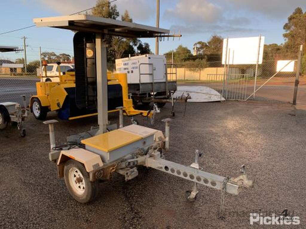 Buy Used 2015 Data Signs 2015 Data Signs PTLM Traffic Light Trailer