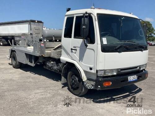 2002 Nissan UD MKB210 Concrete Pump Truck