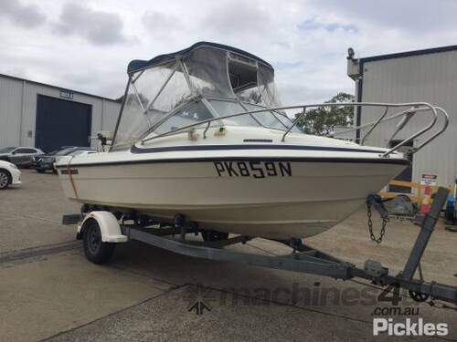 1997 Seafarer Fibreglass Runabout Boat