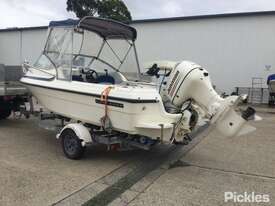 1997 Seafarer Fibreglass Runabout Boat - picture2' - Click to enlarge