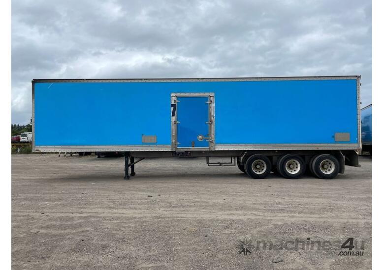 caption 2004 Vawdrey VBS3 44ft Tri Axle Pantech Trailer