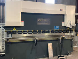 135T CNC press brake  - picture0' - Click to enlarge