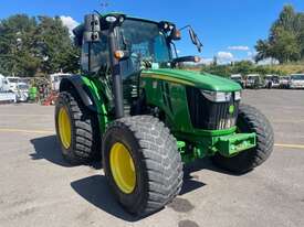2017 John Deere 5090R 4x4 Tractor - picture0' - Click to enlarge