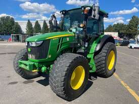 2017 John Deere 5090R 4x4 Tractor - picture1' - Click to enlarge