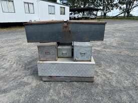 7 x Toolboxes - picture1' - Click to enlarge