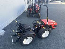 THE WORLD'S SMALLEST EQUAL-WHEEL TRACTOR Goldoni E20 - picture2' - Click to enlarge