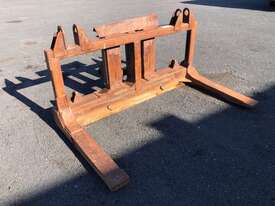 Quick Hitch Fork Attachment, 600mm wide hitch, 2100mm wide tynes. - picture0' - Click to enlarge