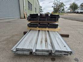 x24 Shale Grey.48 Metlock 6650mm - picture0' - Click to enlarge