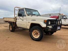 Toyota HZJ75 Landcruiser - picture0' - Click to enlarge
