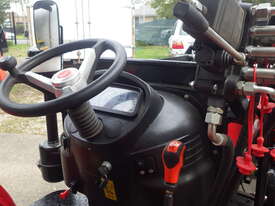 TRACTOR 50HP 4 WHEEL DRIVE 1 HOUR USE AS NEW 4 IN 1 BUCKET  - picture0' - Click to enlarge