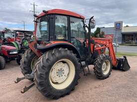 Kioti DK902 cab tractor with loader - picture0' - Click to enlarge