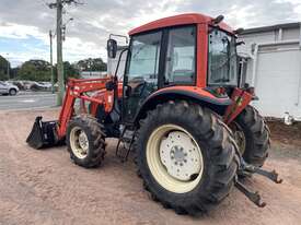 Kioti DK902 cab tractor with loader - picture2' - Click to enlarge