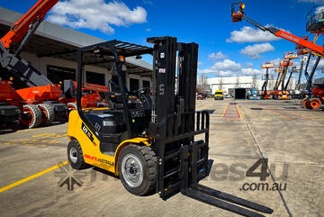 UN Forklift 4T Diesel with Mitsubishi S6S Motor and Enhanced Cooling System!