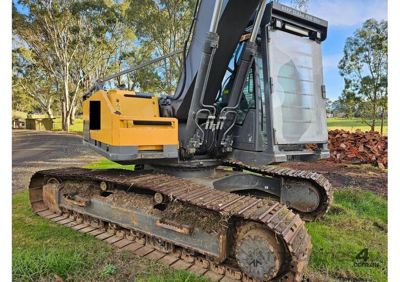 caption 2017 VOLVO EC220DL EXCAVATOR WITH FAE MULCHER