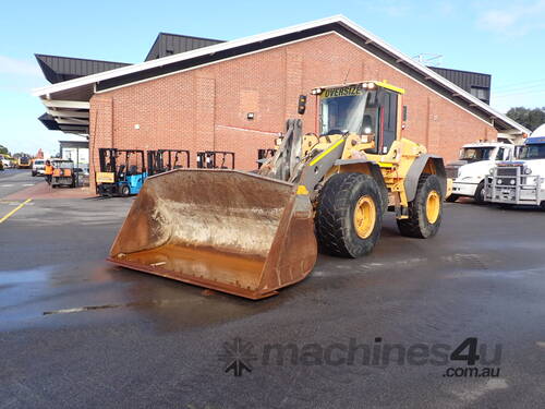 caption 2012 Volvo L120F Wheel Loader Tool Carrier + GP Bucket, Forks, Quick Hitch,