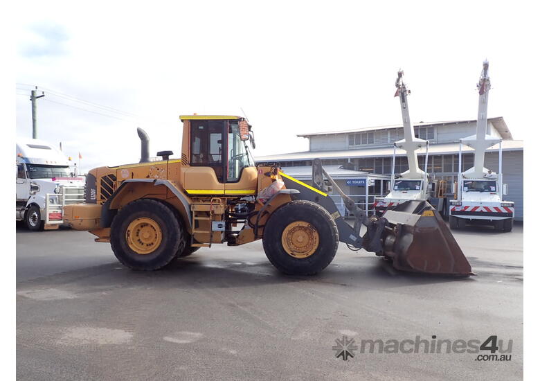 caption 2012 Volvo L120F Wheel Loader Tool Carrier + GP Bucket, Forks, Quick Hitch,