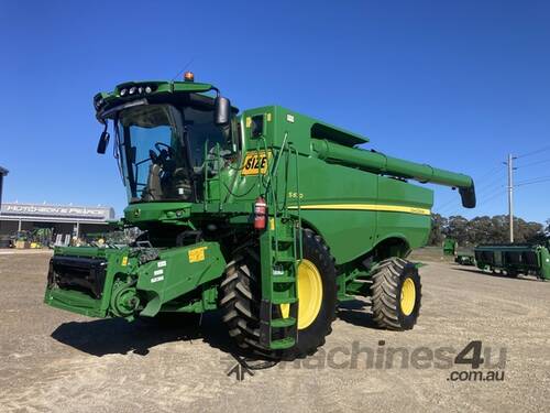 2017 John Deere S670 Combines