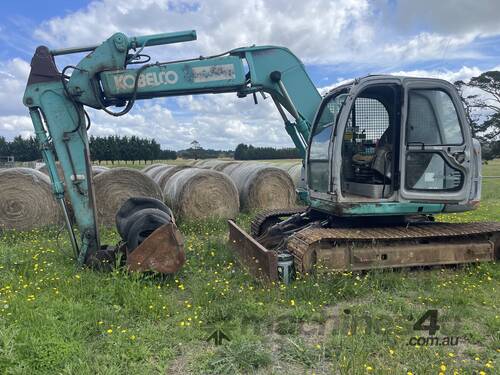 2007 excavator kobelco sk-135