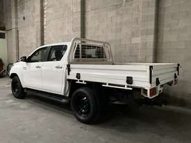 2017 Toyota Hilux SR Diesel - picture1' - Click to enlarge