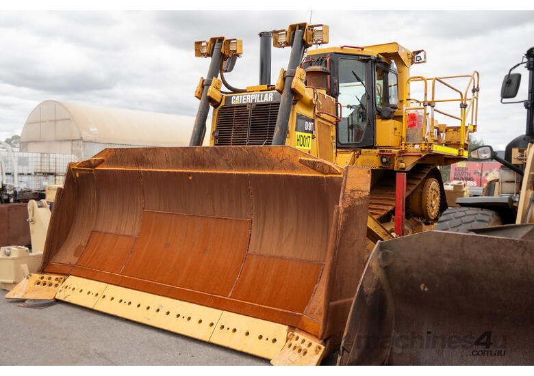 caption 2008 Caterpillar D9T Dozer - Low Hours on Major Components!