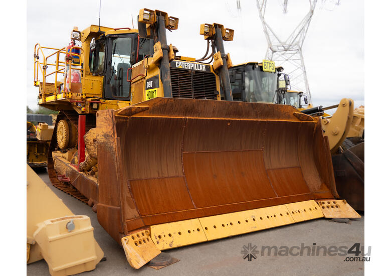 caption 2008 Caterpillar D9T Dozer - Low Hours on Major Components!