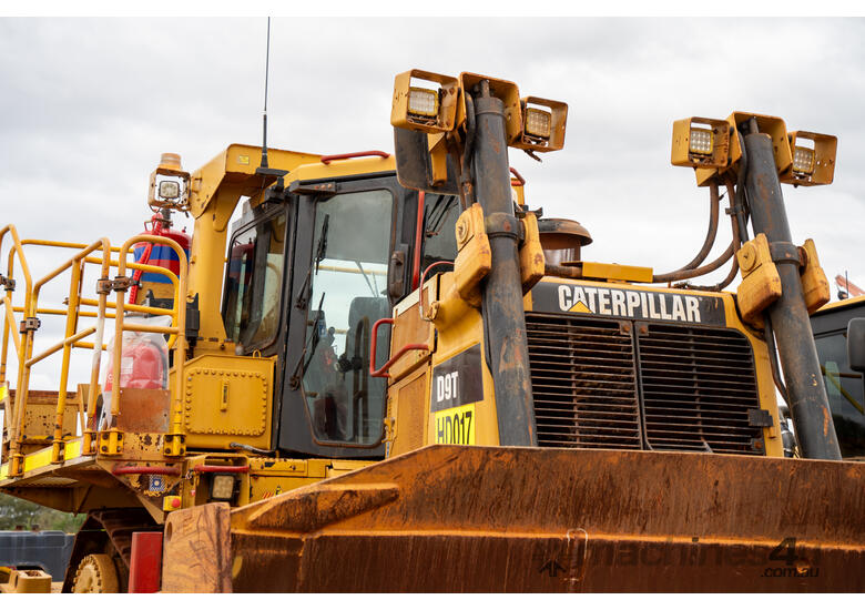 caption 2008 Caterpillar D9T Dozer - Low Hours on Major Components!