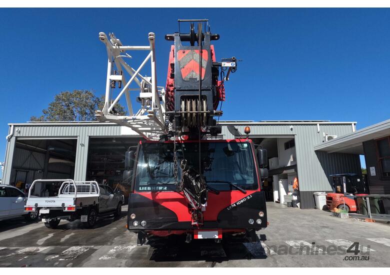 caption 2016 Liebherr LTM1060-3.1