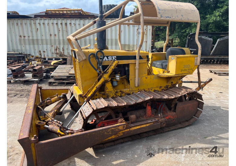 caption CASE 310 Std Tracked-Dozer Dozer