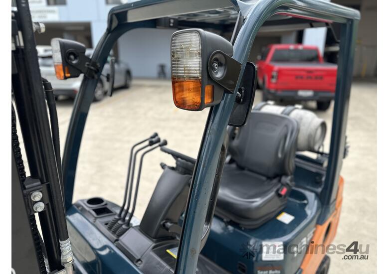 caption Toyota 1.8T Gas Forklift 4.7m lift Container Mast - As New