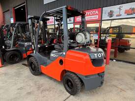 Toyota 2016 Toyota 8FG30 3.0 Tonne LPG forklift - picture0' - Click to enlarge