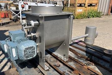 Stainless steel screw feeder with mixer