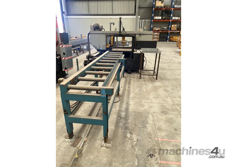 caption Semi-Automatic Horizontal Scissor Style Mitering Band Saw
