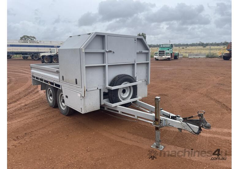 caption 2011 Nebgar Engineering Dual Axle