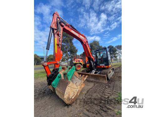 caption 2018 Kubota Kx080
