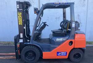 Purchase an ex Rental 8 Series Toyota Deluxe 32-8FG25 - FREE INSPECTIONS, CALL NOW